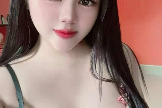 Moments of Grace and Affection: Discover a Gentle Connection in Johor Bahru